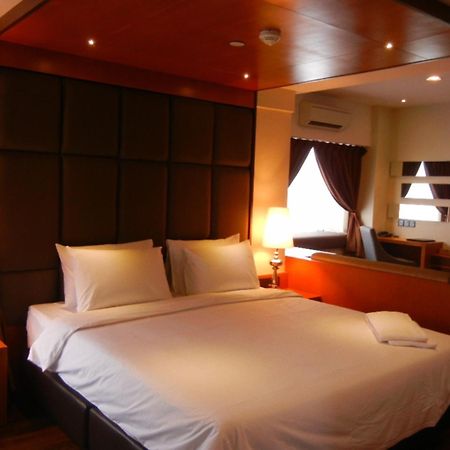 C'haya Hotel Kota Kinabalu Bagian luar foto