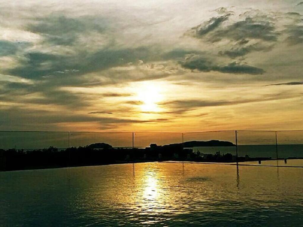 C'haya Hotel Kota Kinabalu Bagian luar foto