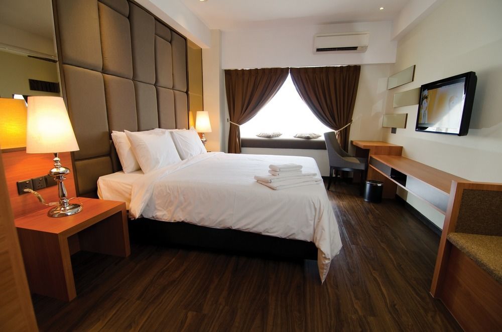 C'haya Hotel Kota Kinabalu Bagian luar foto