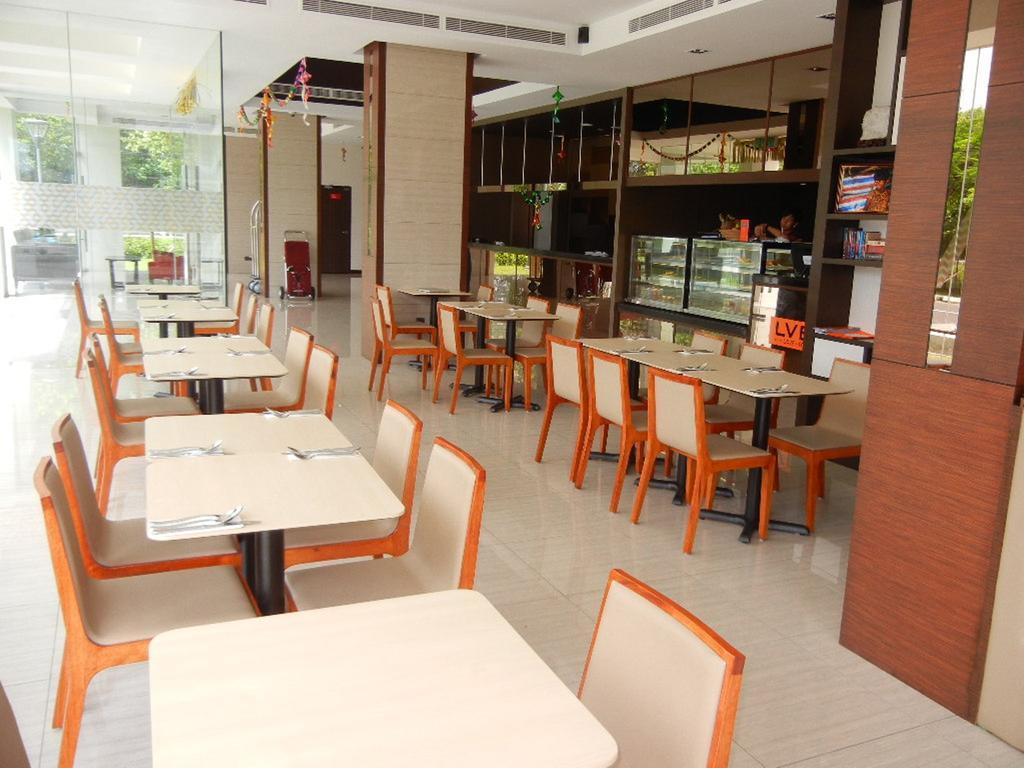 C'haya Hotel Kota Kinabalu Bagian luar foto