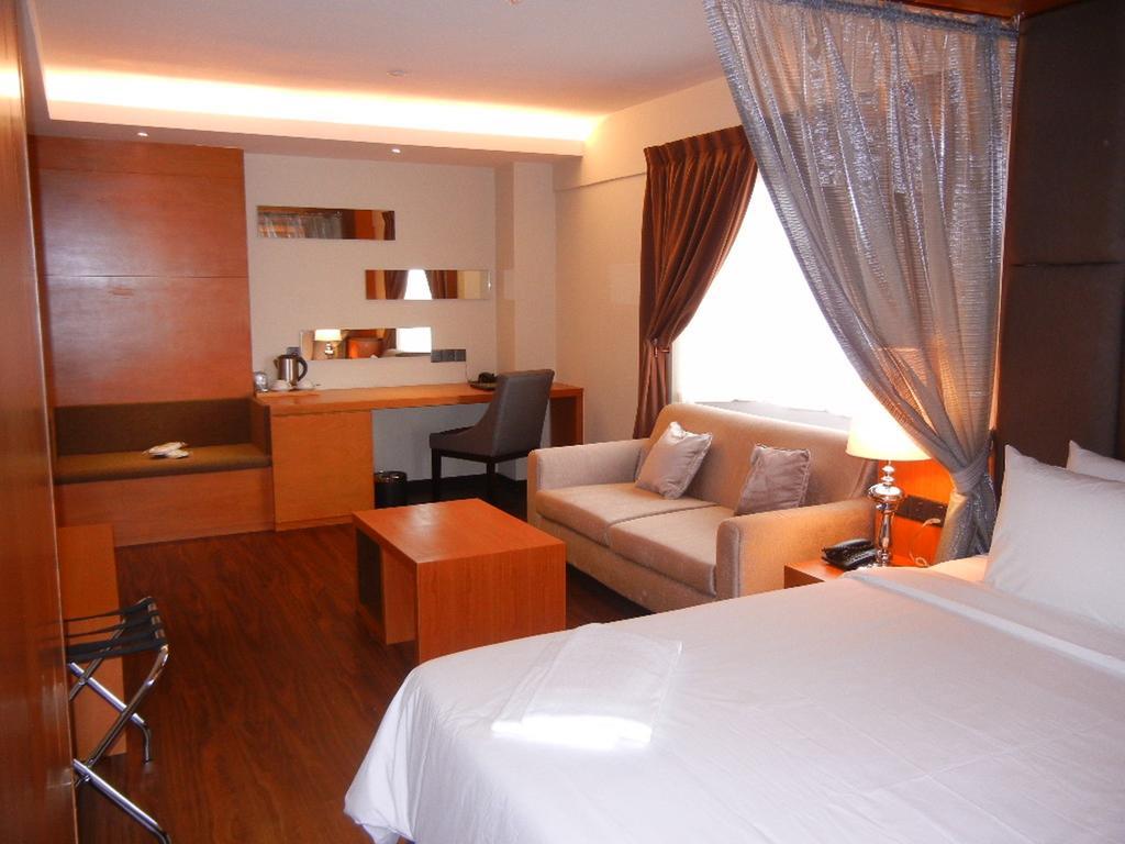 C'haya Hotel Kota Kinabalu Ruang foto