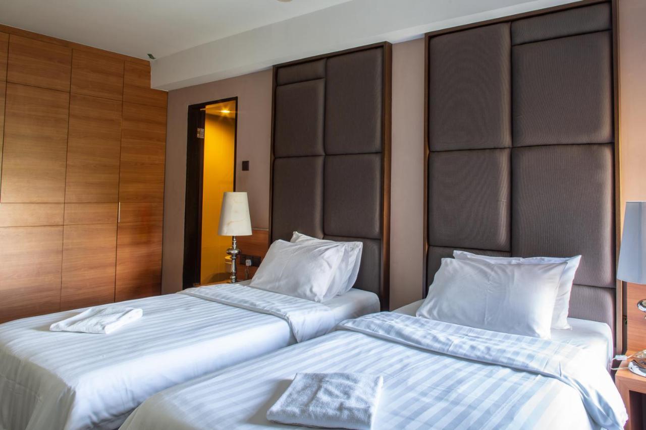 C'haya Hotel Kota Kinabalu Bagian luar foto