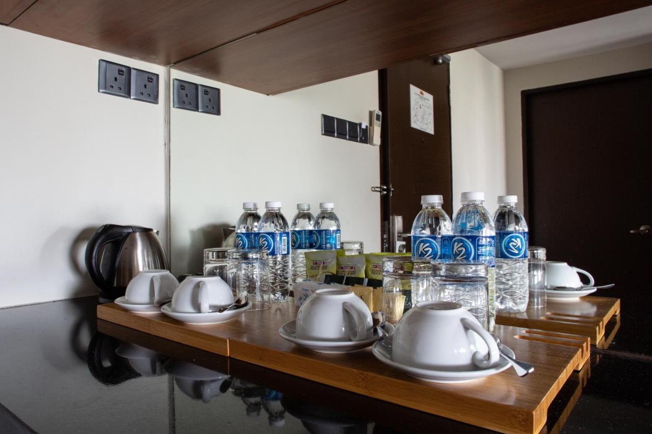 C'haya Hotel Kota Kinabalu Bagian luar foto